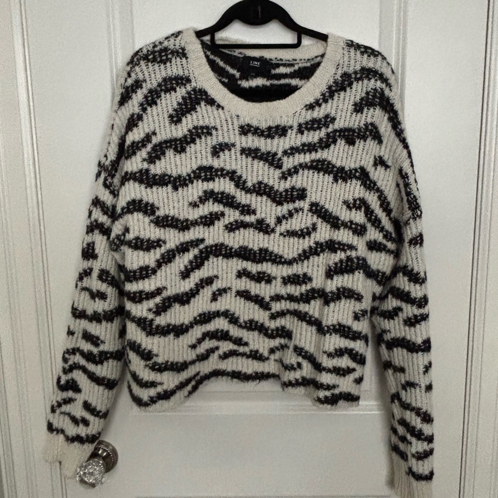 LINE Zebra Stripe Sweater Blk/Wht - Sz. L